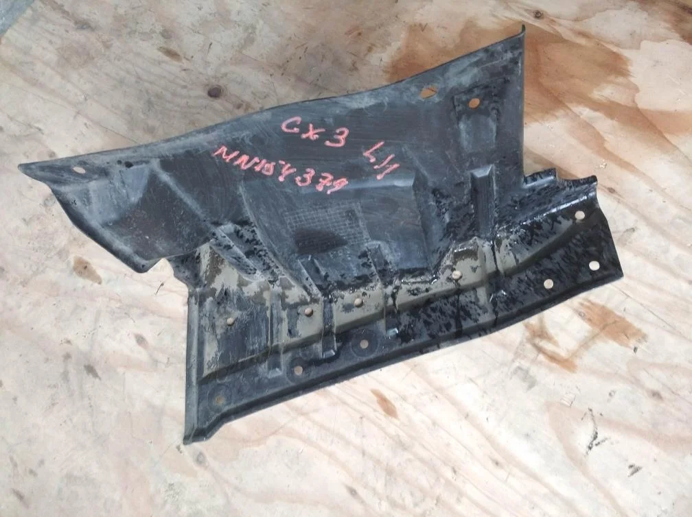 Б.у. пыльник двигателя MITSUBISHI LANCER CX3A MITSUBISHI LANCER CX3A 4B10 2010