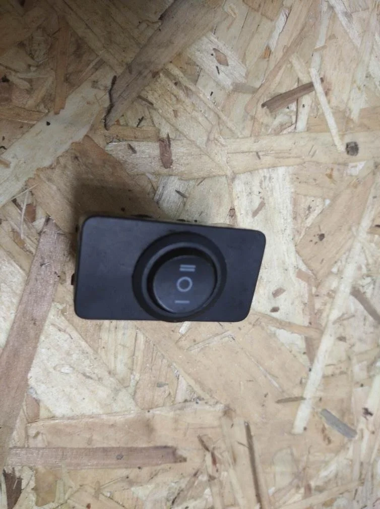 Б.у. кнопка NISSAN X-TRAIL T31 NISSAN X-TRAIL T31 MR20 2011