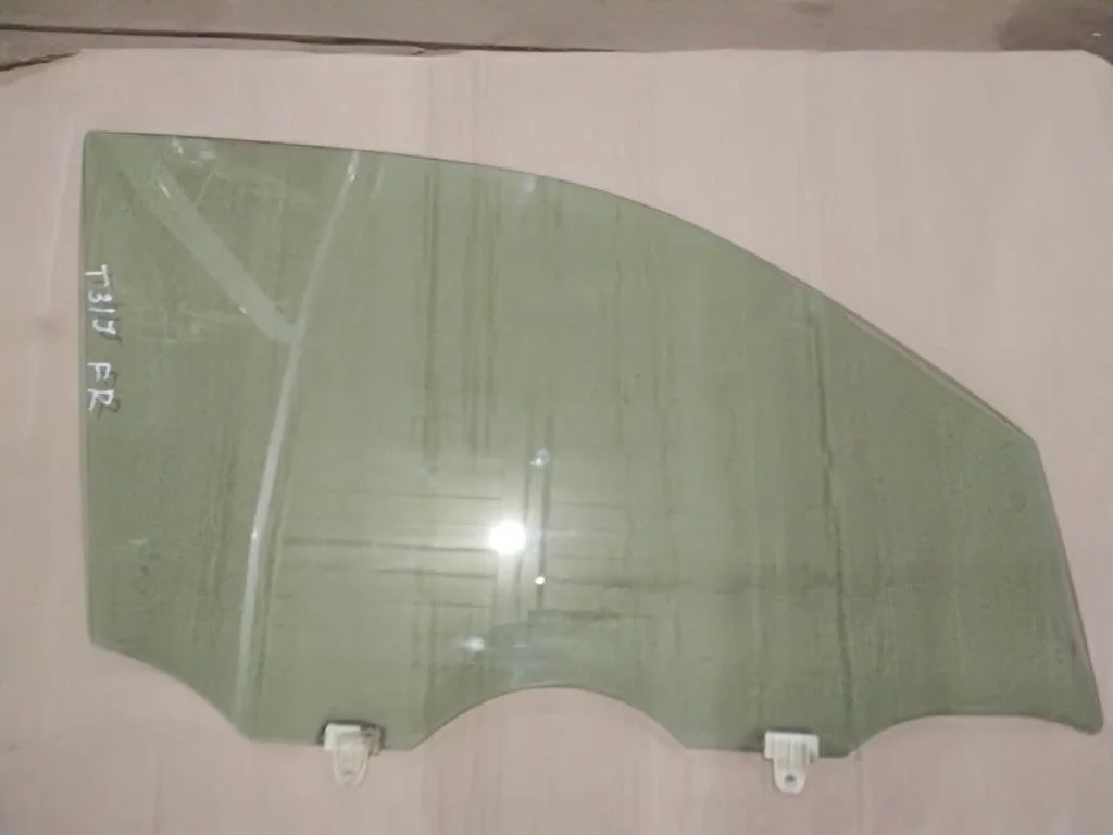 Б.у. стекло двери NISSAN X-TRAIL T31 NISSAN X-TRAIL T31 MR20 2007