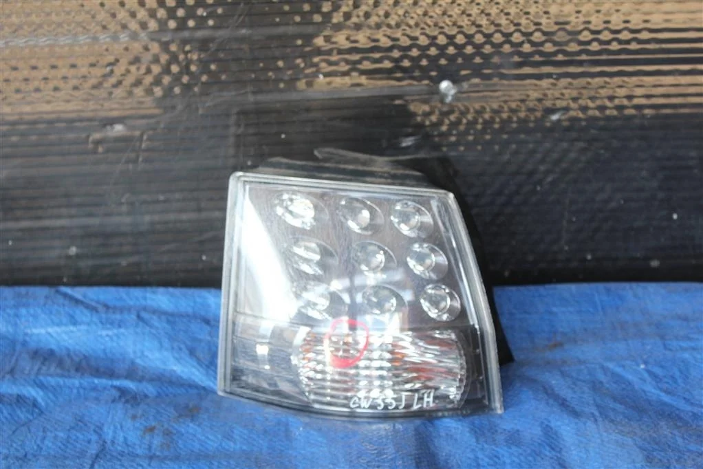 Б.у. фонарь наружный MITSUBISHI OUTLANDER XL CW5W MITSUBISHI OUTLANDER XL CW5W 4B12 2008