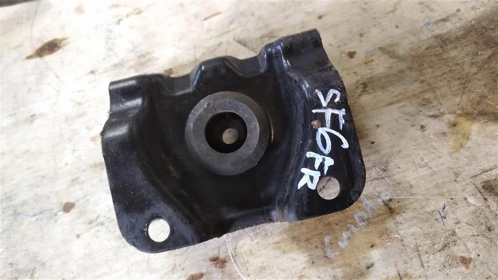 Б.у. крепление радиатора SUBARU FORESTER S12 SUBARU FORESTER S12 FB25 2011