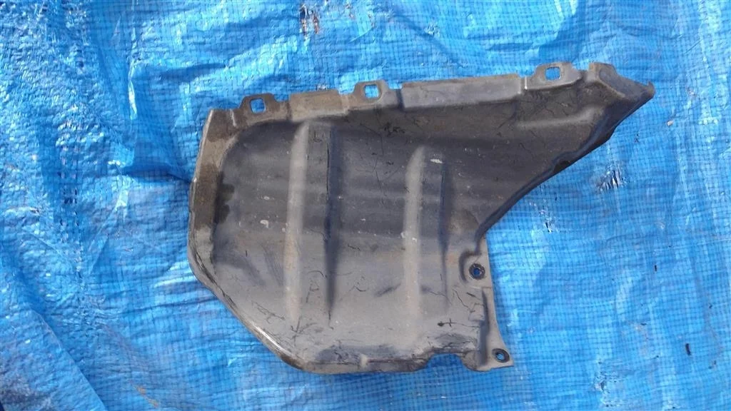 Б.у. пыльник бампера MITSUBISHI LANCER CY4A MITSUBISHI LANCER CY4A 4B11 2008