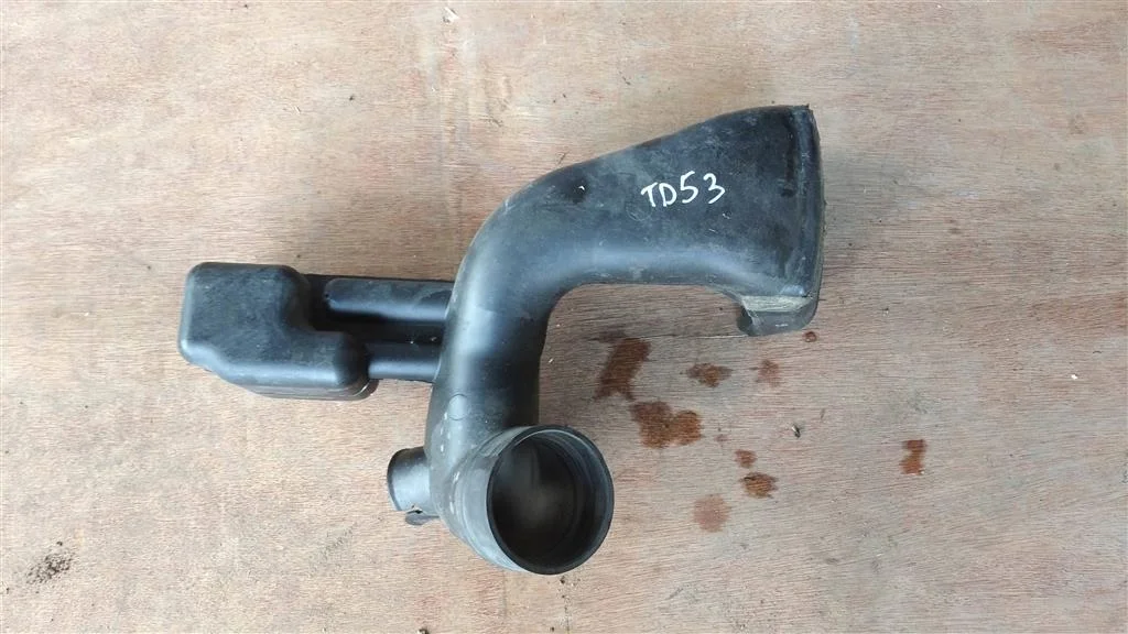 Б.у. воздухозаборник SUZUKI GRAND VITARA JB420 SUZUKI GRAND VITARA JB420 J20A 2007