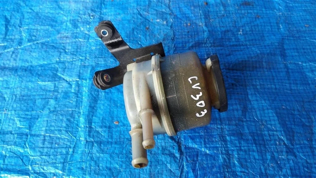 Б.у. бачок гидроусилителя TOYOTA CAMRY V30 TOYOTA CAMRY V30 2AZ 2004