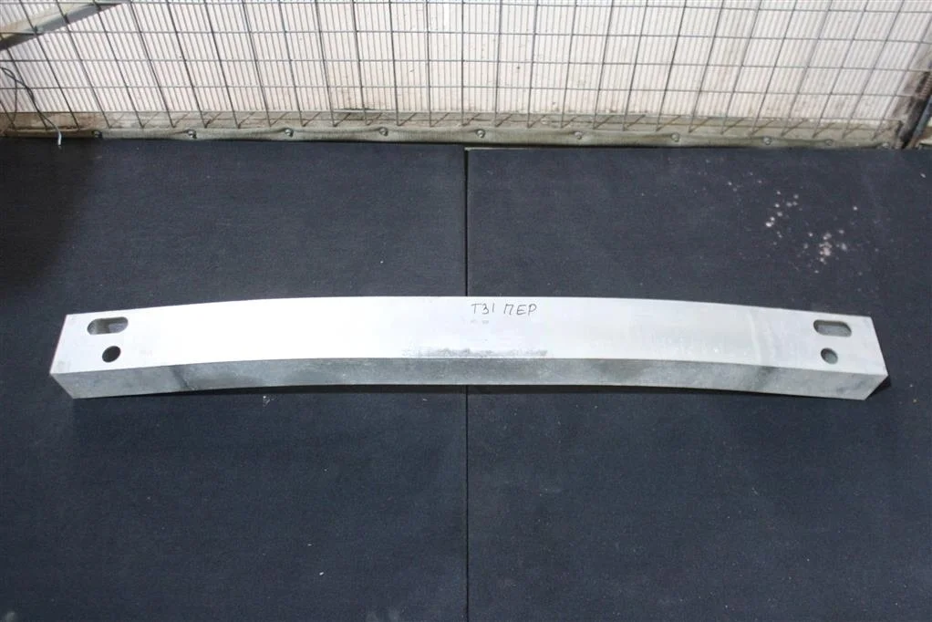 Б.у. усилитель бампера переднего NISSAN TEANA J31 NISSAN TEANA J31 QR25DE 2004