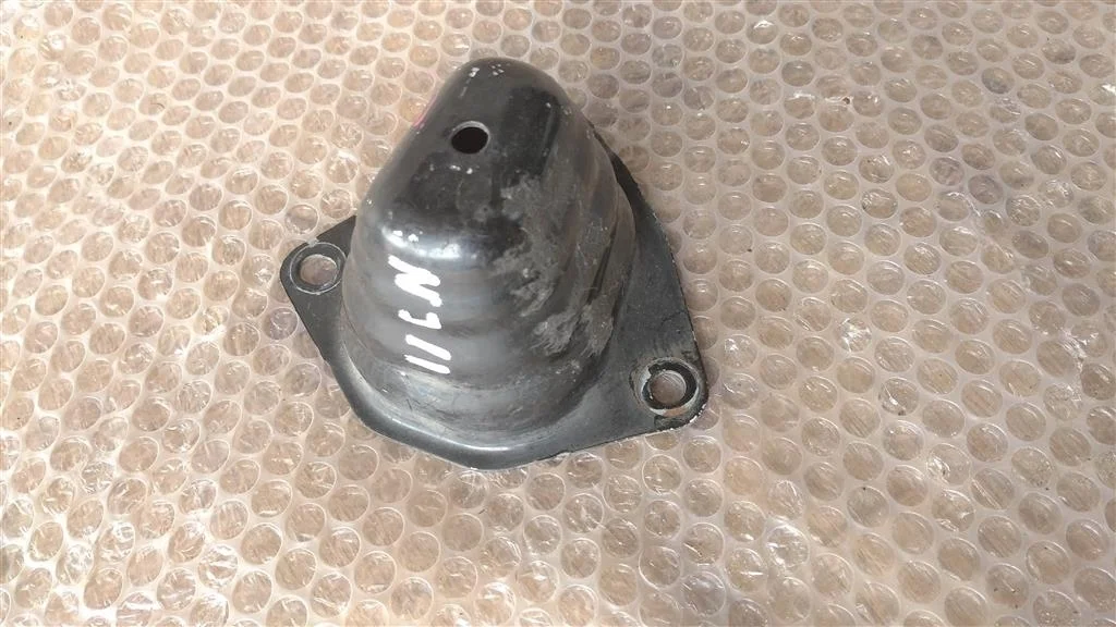 Б.у. кронштейн усилителя бампера зад NISSAN QASHQAI J10 NISSAN QASHQAI J10 MR20DE 2007