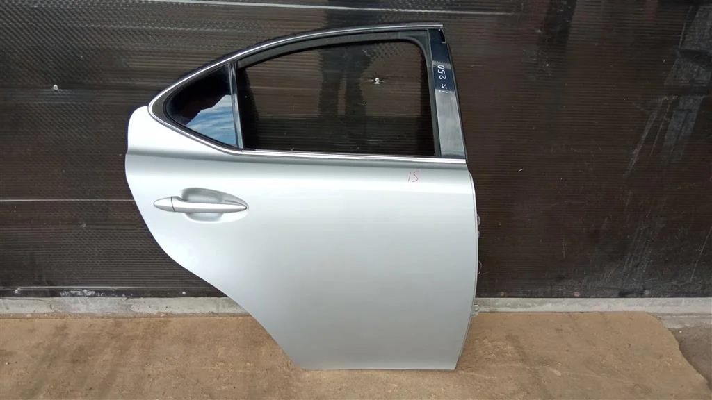 Б.у. дверь LEXUS IS250 GSE20 LEXUS IS250 GSE20 4GRFSE 2006