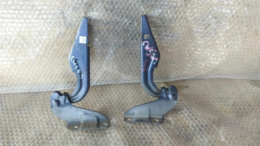 Б.у. петля капота (2шт) MITSUBISHI OUTLANDER XL CW5W MITSUBISHI OUTLANDER XL CW5W 4B12 2006