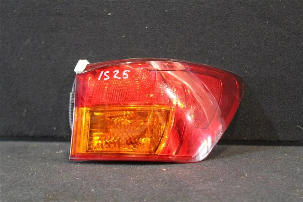 Б.у. фонарь наружный LEXUS IS250 GSE20 LEXUS IS250 GSE20 4GRFSE 2006