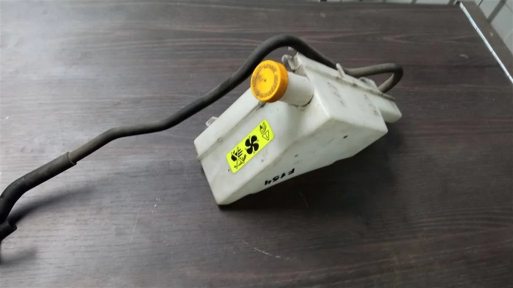 Б.у. бачок расширительный NISSAN JUKE F15E NISSAN JUKE F15E HR16 2015