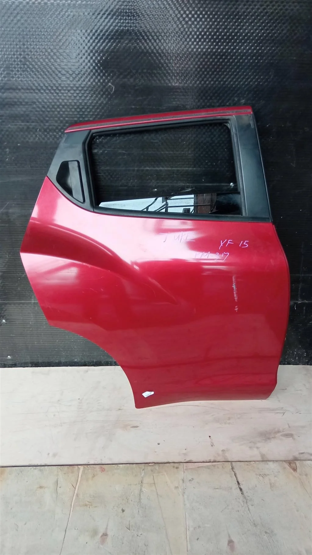 Б.у. дверь NISSAN JUKE F15E NISSAN JUKE F15E HR15 2011