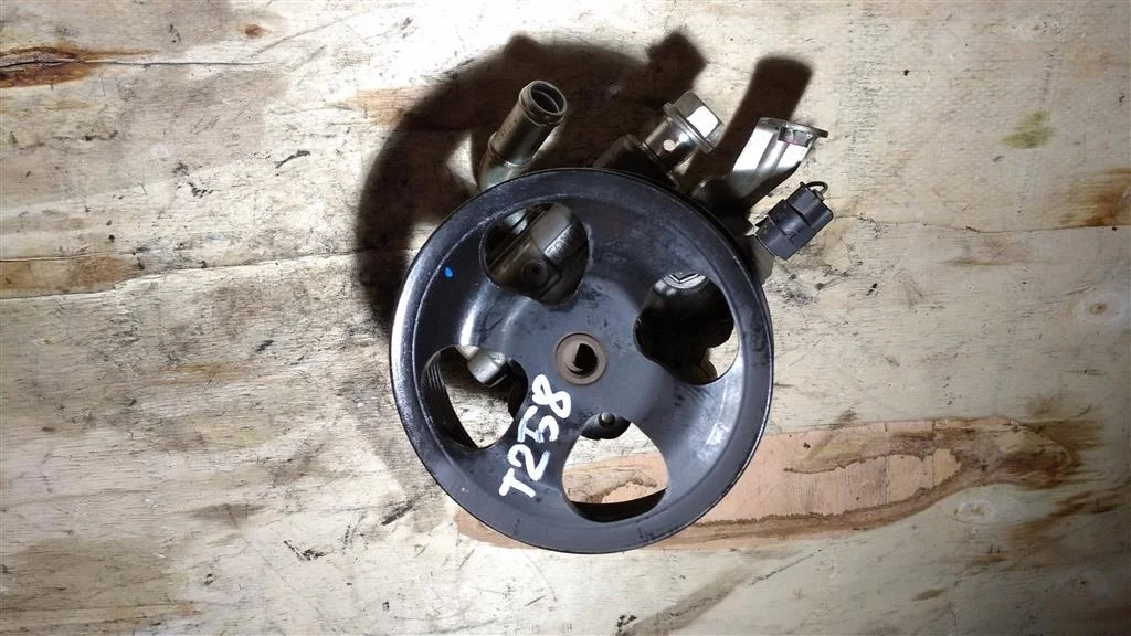 Б.у. насос гидроусилителя TOYOTA AVENSIS AZT250 TOYOTA AVENSIS AZT250 1AZ 2006