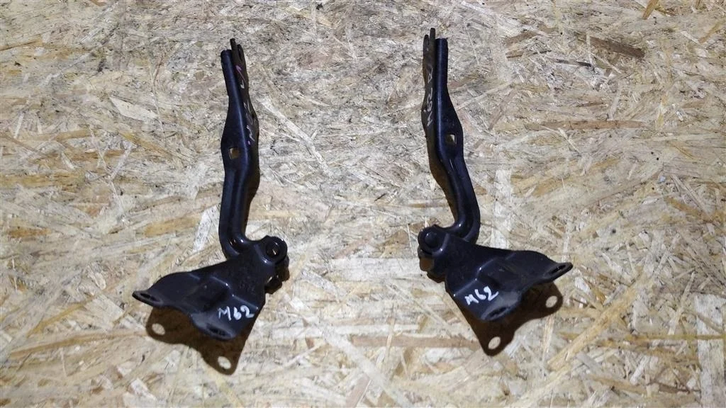 Б.у. петля капота (2шт) MAZDA MAZDA 6 GH MAZDA MAZDA 6 GH LF 2010