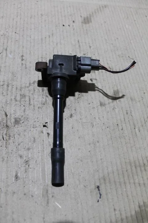 Б.у. катушка зажигания MITSUBISHI PAJERO V75W MITSUBISHI PAJERO V75W 6G74 2000