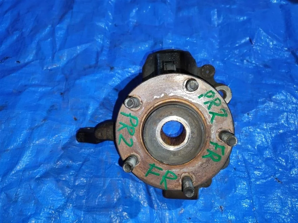 Б.у. кулак поворотный MAZDA PREMACY CREW MAZDA PREMACY CREW LF 2010