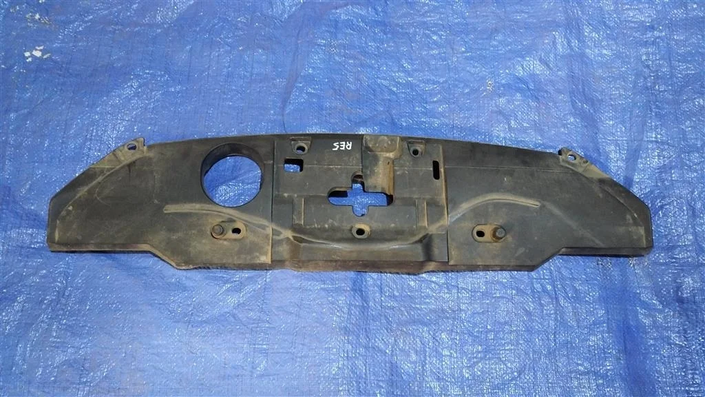 Б.у. накладка на панель радиатора HONDA CR-V RE HONDA CR-V RE R20A2 2010