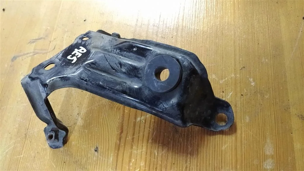 Б.у. крепление радиатора HONDA CR-V RE HONDA CR-V RE R20A2 2010