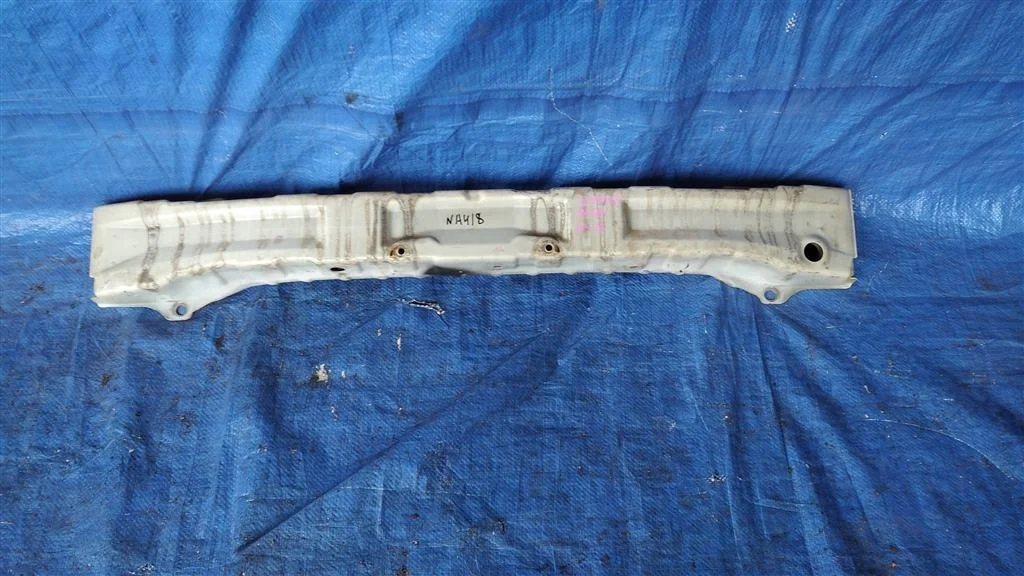 Б.у. усилитель бампера переднего MITSUBISHI GRANDIS NA4W MITSUBISHI GRANDIS NA4W 4G69 2004