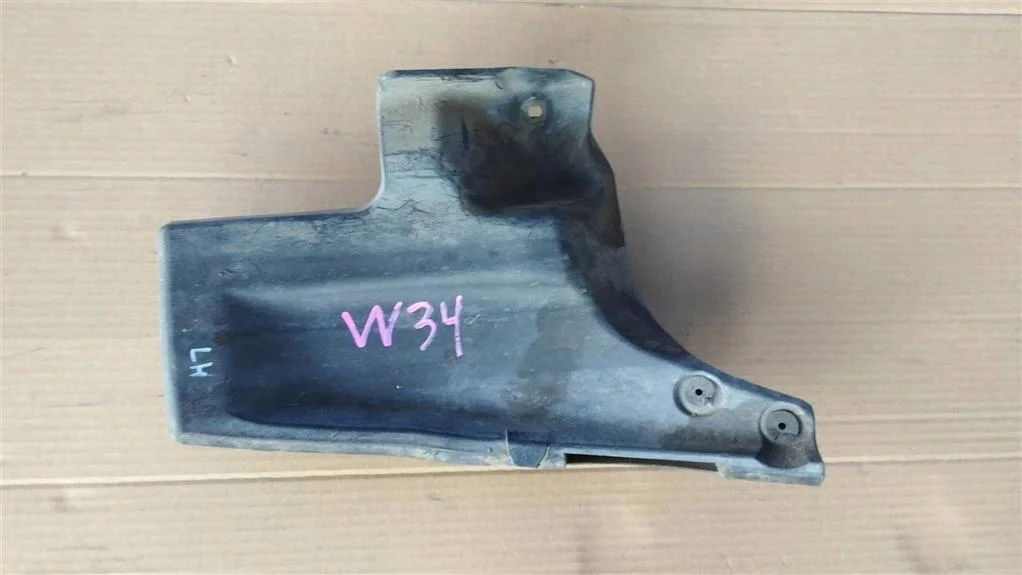 Б.у. пыльник бампера TOYOTA PRIUS ZVW30 TOYOTA PRIUS ZVW30 2ZRFXE 2009