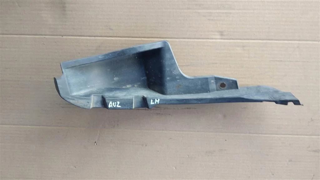 Б.у. пыльник бампера TOYOTA AURIS ZRE150 TOYOTA AURIS ZRE150 2ZR