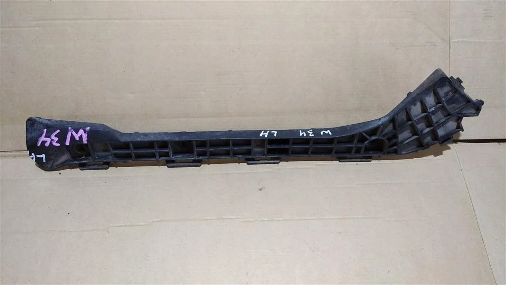 Б.у. крепление бампера зад TOYOTA PRIUS ZVW30 TOYOTA PRIUS ZVW30 2ZRFXE 2009