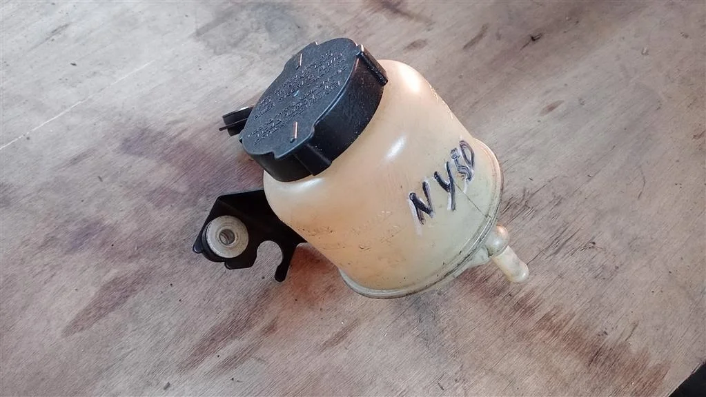 Б.у. бачок гидроусилителя NISSAN FUGA PY50 NISSAN FUGA PY50 VQ35HR 2008