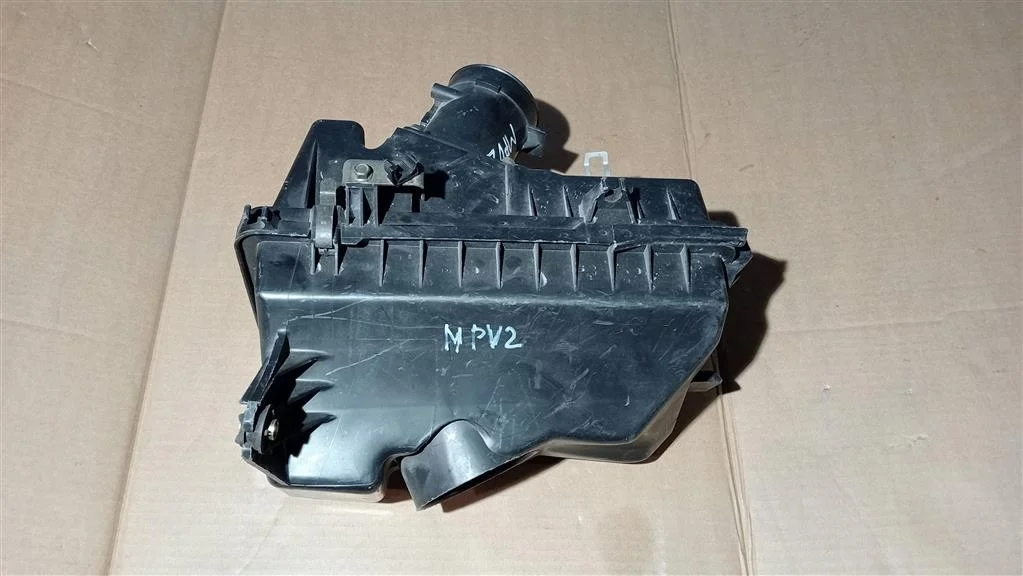 Б.у. корпус воздушного фильтра MAZDA MPV LW MAZDA MPV LW AJ 2004