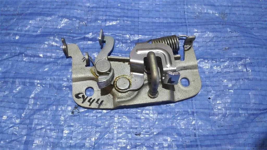 Б.у. замок багажника MITSUBISHI LANCER CY4A MITSUBISHI LANCER CY4A 4B11