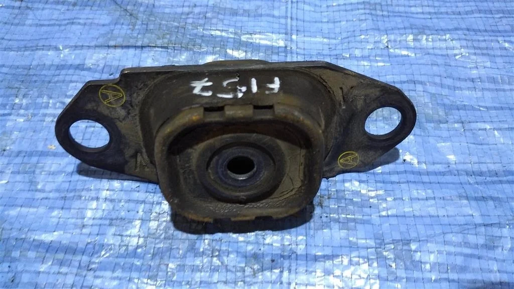 Б.у. опора двигателя NISSAN JUKE F15E NISSAN JUKE F15E HR15 2013