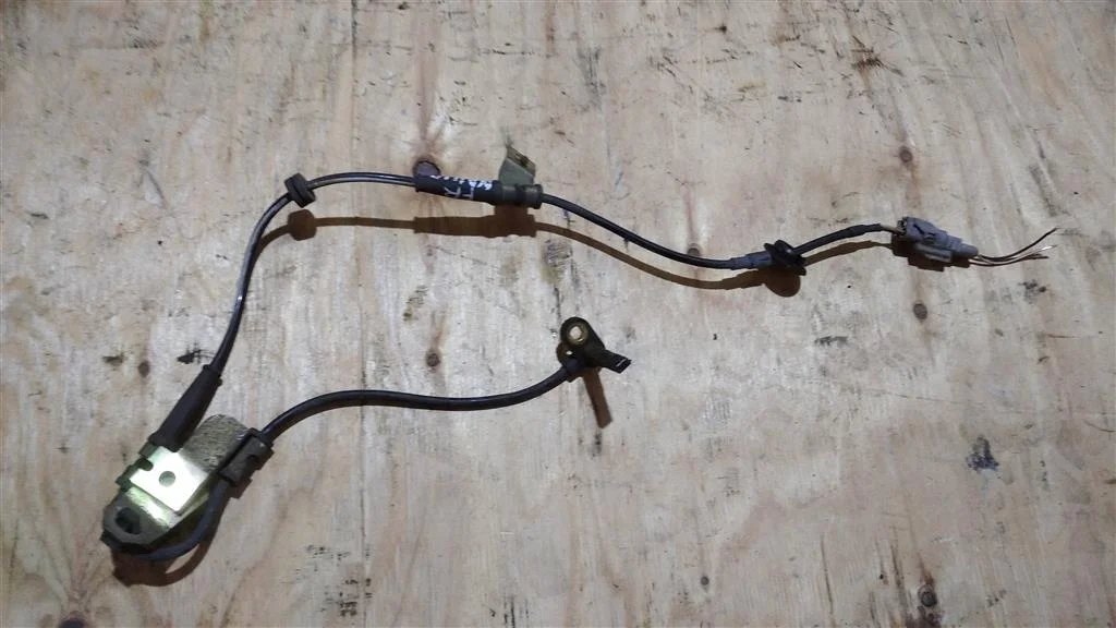 Б.у. датчик abs MITSUBISHI GRANDIS NA4W MITSUBISHI GRANDIS NA4W 4G69 2003