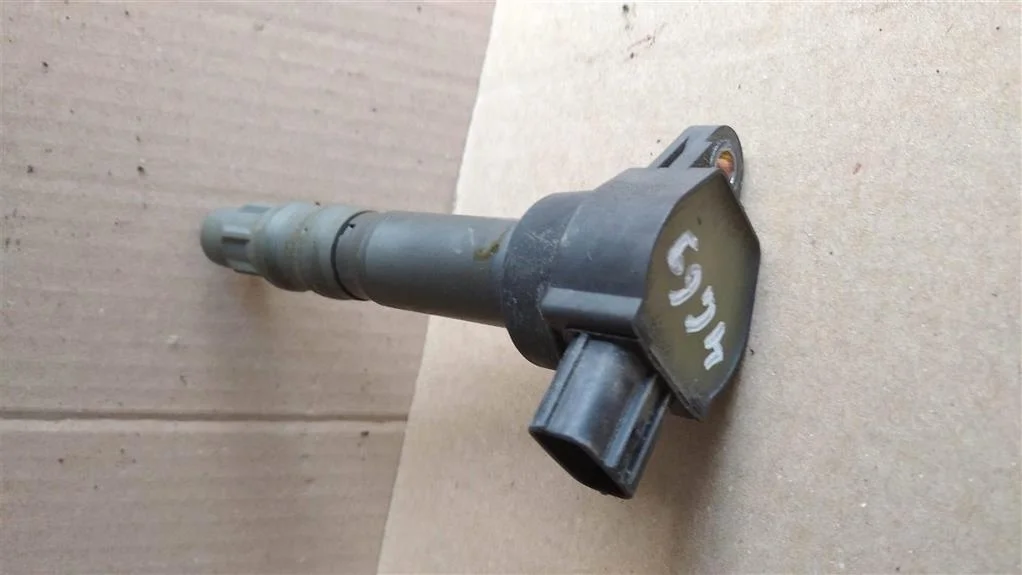 Б.у. катушка зажигания MITSUBISHI GRANDIS NA4W MITSUBISHI GRANDIS NA4W 4G69 2003