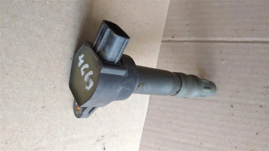 Б.у. катушка зажигания MITSUBISHI GRANDIS NA4W MITSUBISHI GRANDIS NA4W 4G69 2003