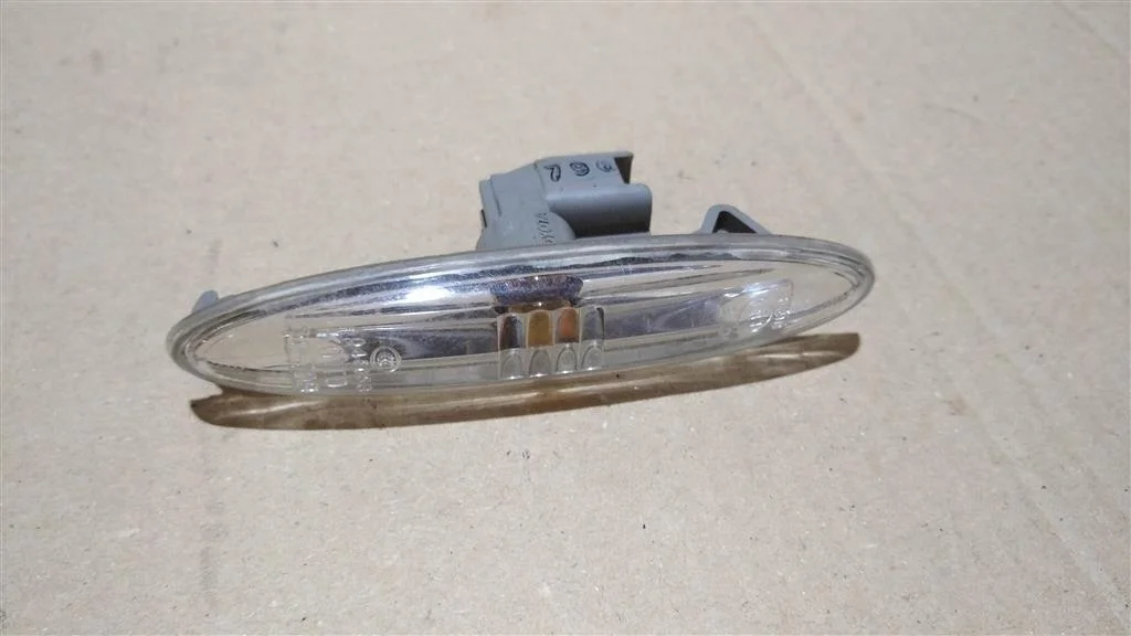 Б.у. поворотник TOYOTA CAMRY V40 ACV40 TOYOTA CAMRY V40 ACV40 2AZ 2006-2011