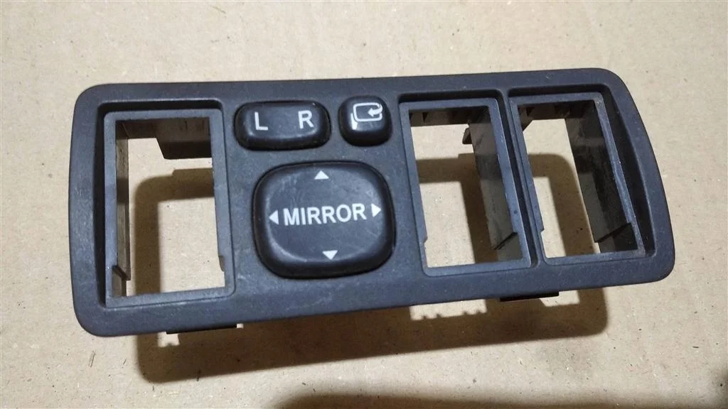 Б.у. блок управления зеркалами TOYOTA AVENSIS AZT250 TOYOTA AVENSIS AZT250 1AZ 2004