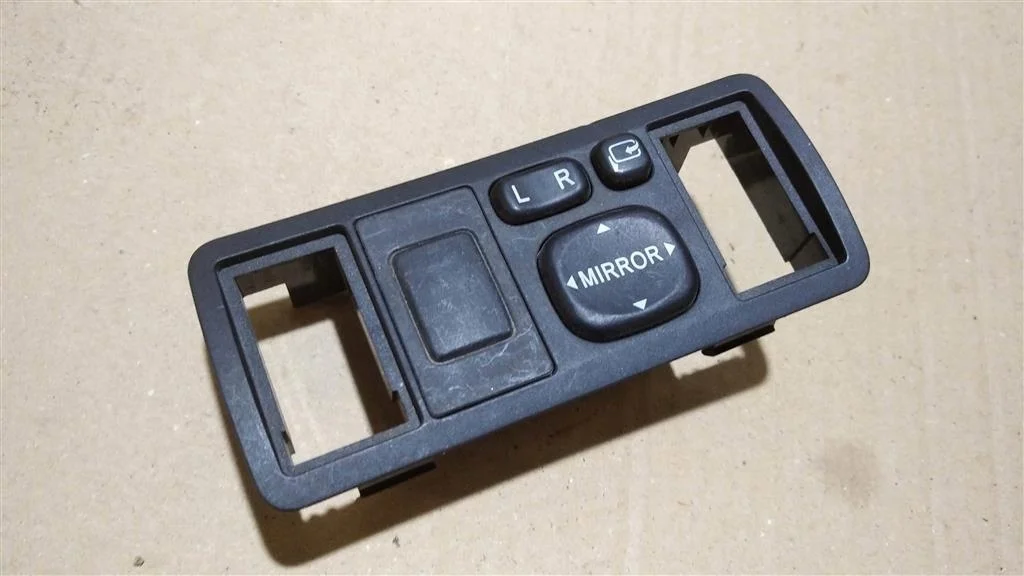 Б.у. блок управления зеркалами TOYOTA AVENSIS ZZT251 TOYOTA AVENSIS ZZT251 1ZZ 2003-2008
