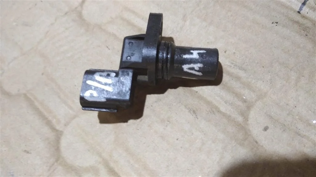 Б.у. датчик распредвала MITSUBISHI GRANDIS NA4W MITSUBISHI GRANDIS NA4W 4G69 2005