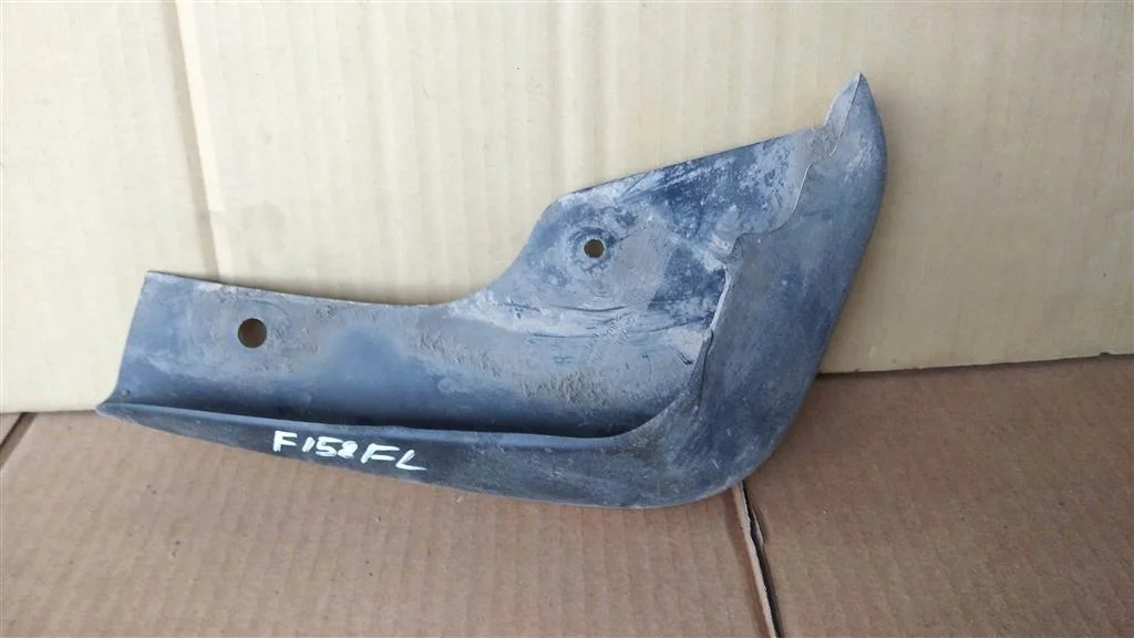 Б.у. брызговик NISSAN JUKE F15E NISSAN JUKE F15E HR16 2011