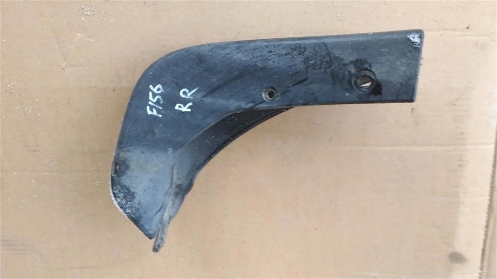 Б.у. брызговик NISSAN JUKE F15E NISSAN JUKE F15E HR15 2011