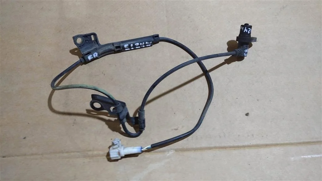 Б.у. датчик abs TOYOTA COROLLA E120 TOYOTA COROLLA E120 2ZZ-GE 2003