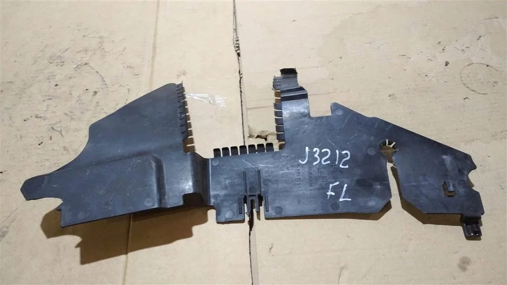 Б.у. дефлектор радиатора NISSAN TEANA J32 NISSAN TEANA J32 VQ25 2008