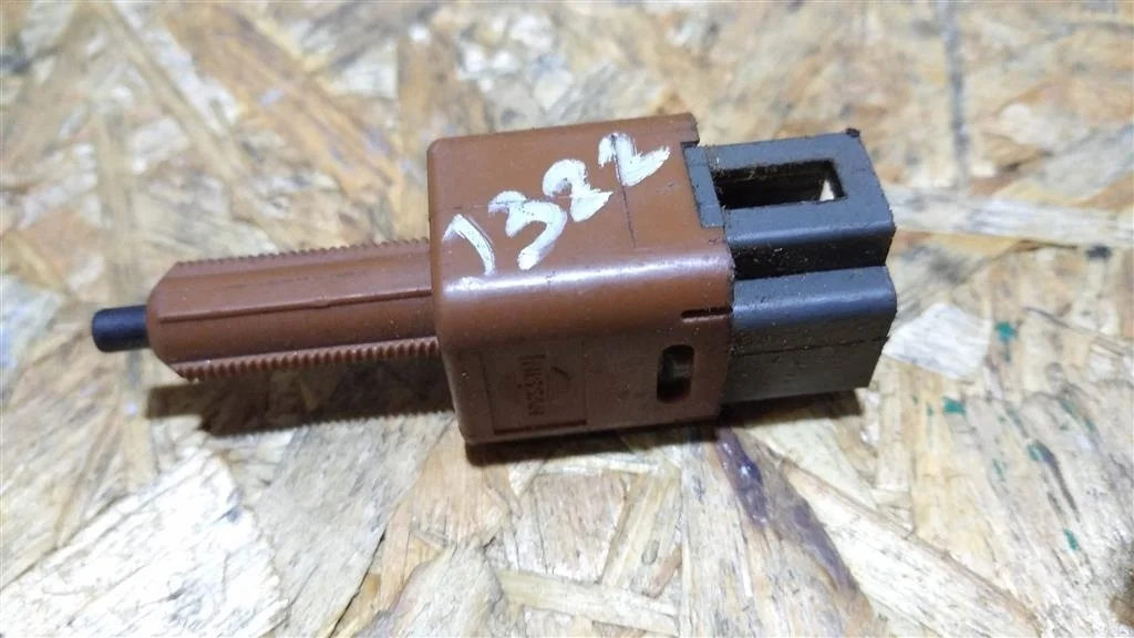 Б.у. датчик педали тормоза NISSAN TEANA J32 NISSAN TEANA J32 QR25 2012