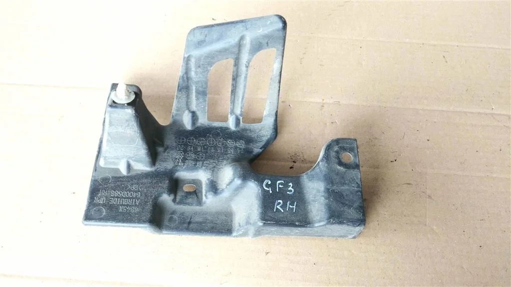 Б.у. дефлектор радиатора MITSUBISHI OUTLANDER GF3W MITSUBISHI OUTLANDER GF3W 4B11 2015