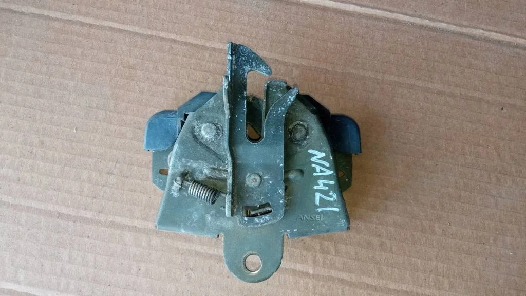 Б.у. замок капота (праворуль) MITSUBISHI GRANDIS NA4W MITSUBISHI GRANDIS NA4W 4G69 2003