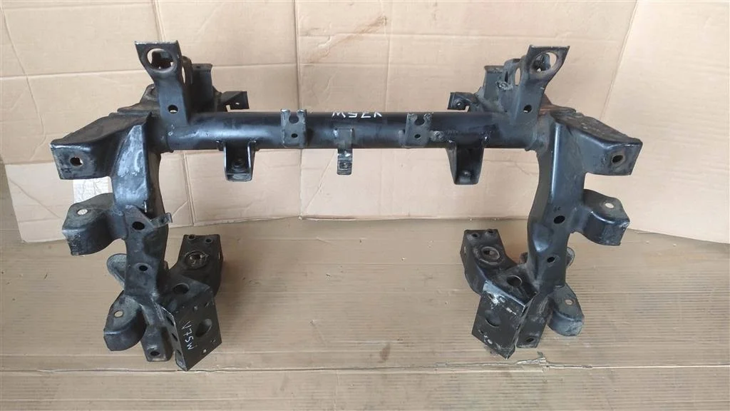 Б.у. балка под двс MITSUBISHI PAJERO V75W MITSUBISHI PAJERO V75W 6G74GDI 2002