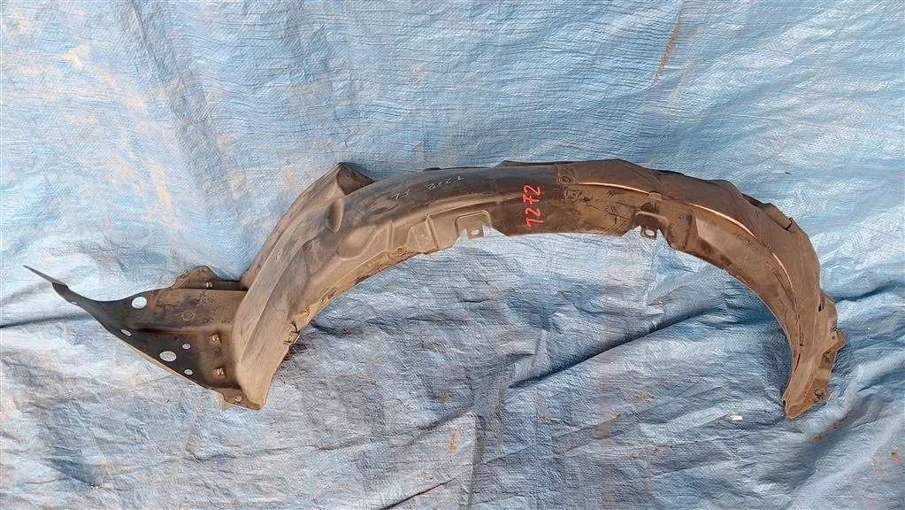 Б.у. подкрылок TOYOTA AVENSIS ZRT270 TOYOTA AVENSIS ZRT270 3ZRFAE 2011