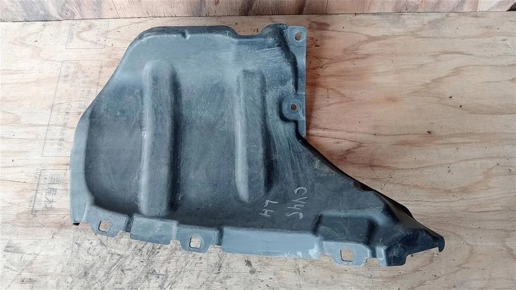 Б.у. пыльник бампера MITSUBISHI LANCER CY4A MITSUBISHI LANCER CY4A 4B11