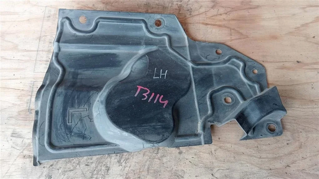 Б.у. пыльник двигателя NISSAN X-TRAIL T31 NISSAN X-TRAIL T31 QR25 2007