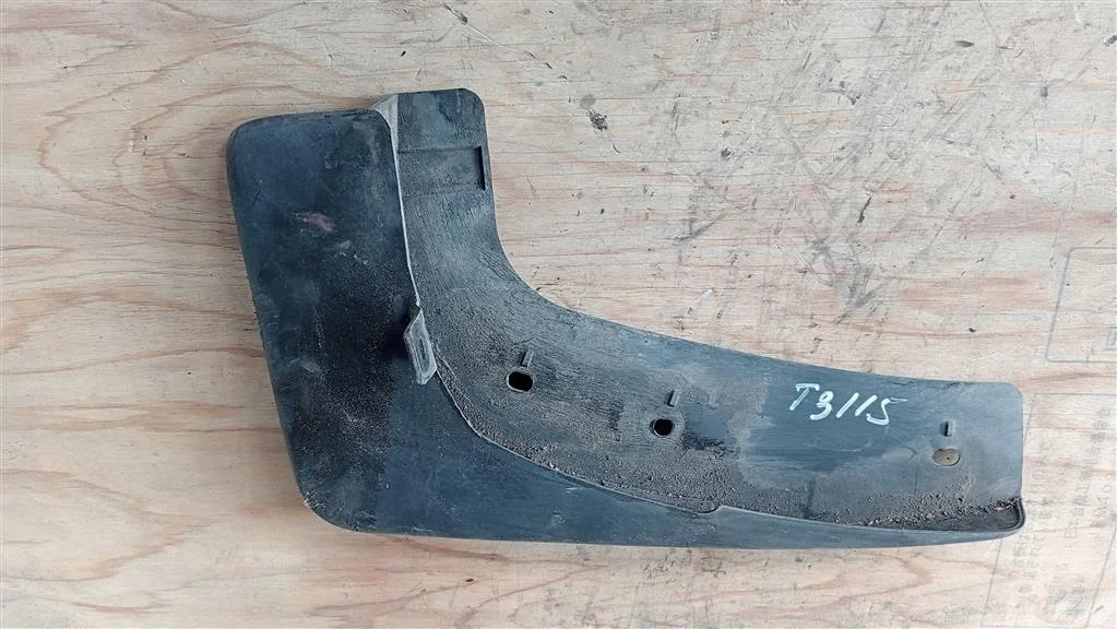 Б.у. брызговик NISSAN X-TRAIL T31 NISSAN X-TRAIL T31 QR25 2009