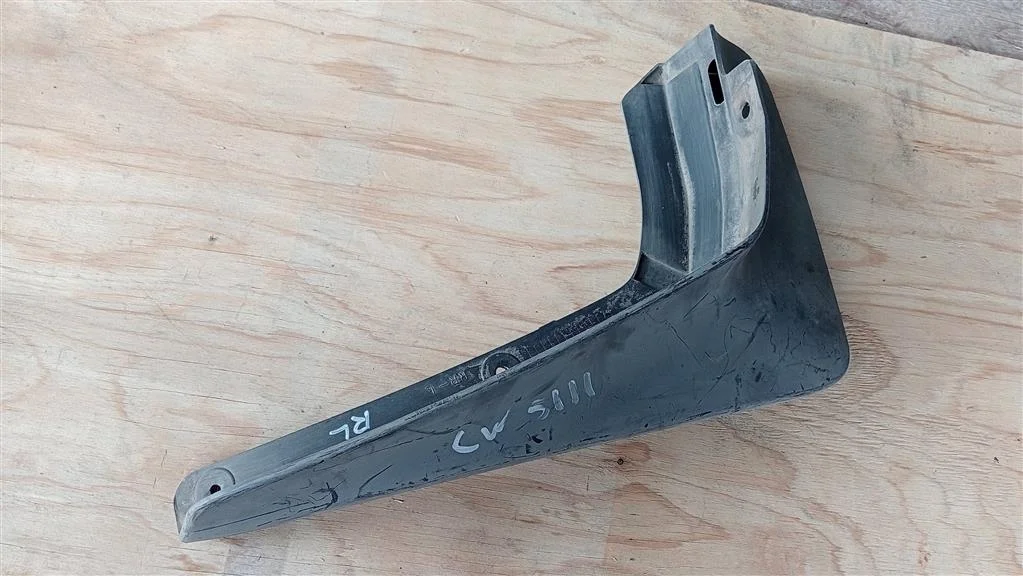 Б.у. брызговик MITSUBISHI OUTLANDER XL CW5W MITSUBISHI OUTLANDER XL CW5W 4B11 2006