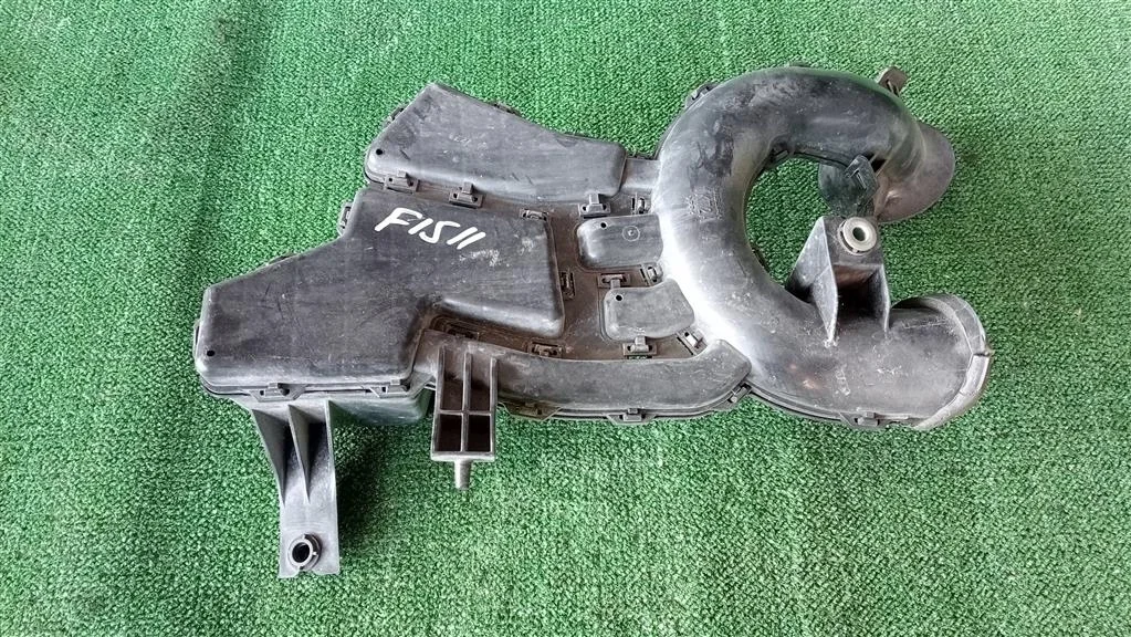 Б.у. резонатор воздушного фильтра NISSAN JUKE F15E NISSAN JUKE F15E HR16 2011